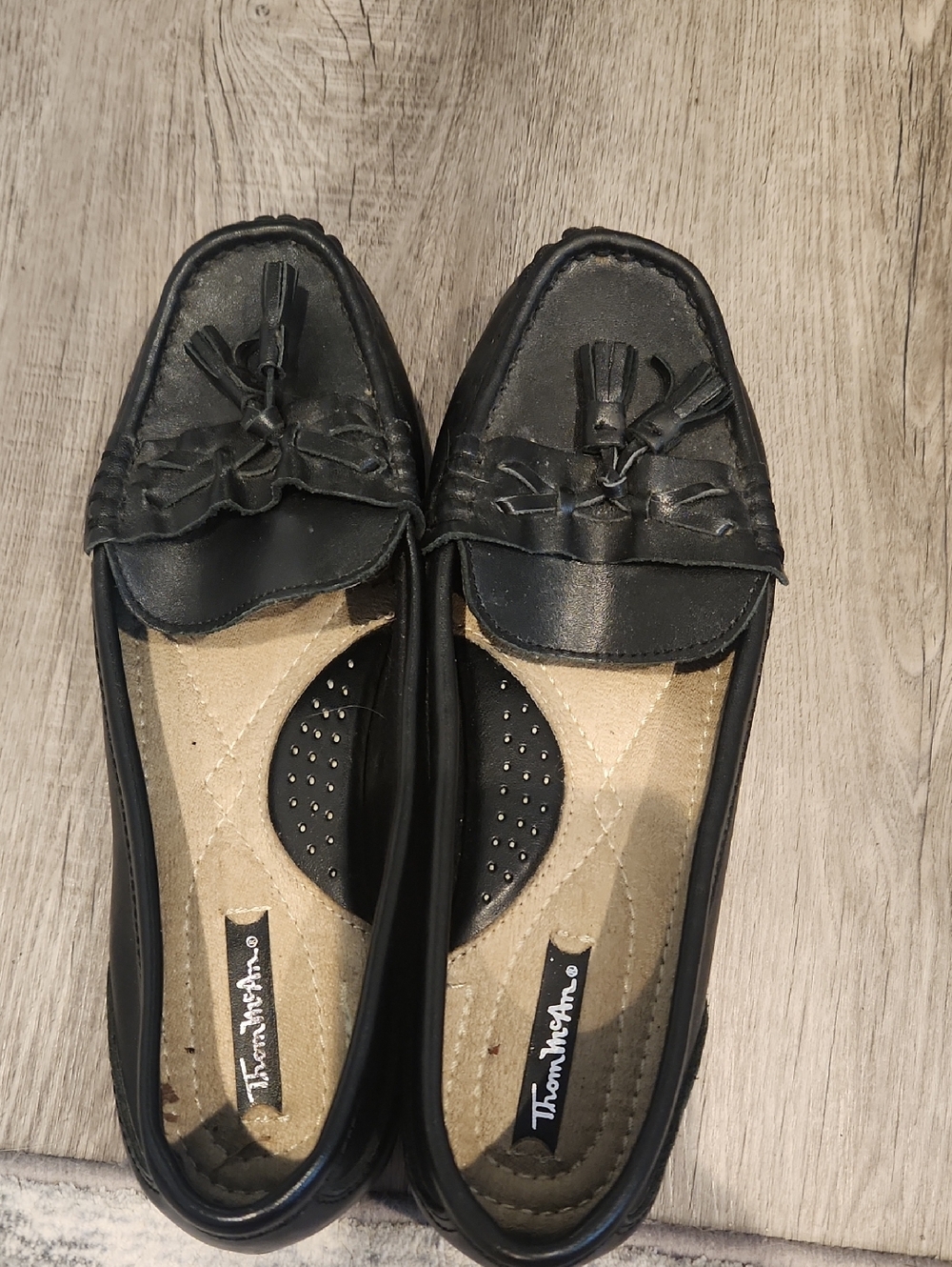 Thom McAn Black Tassel Moccasin Flats